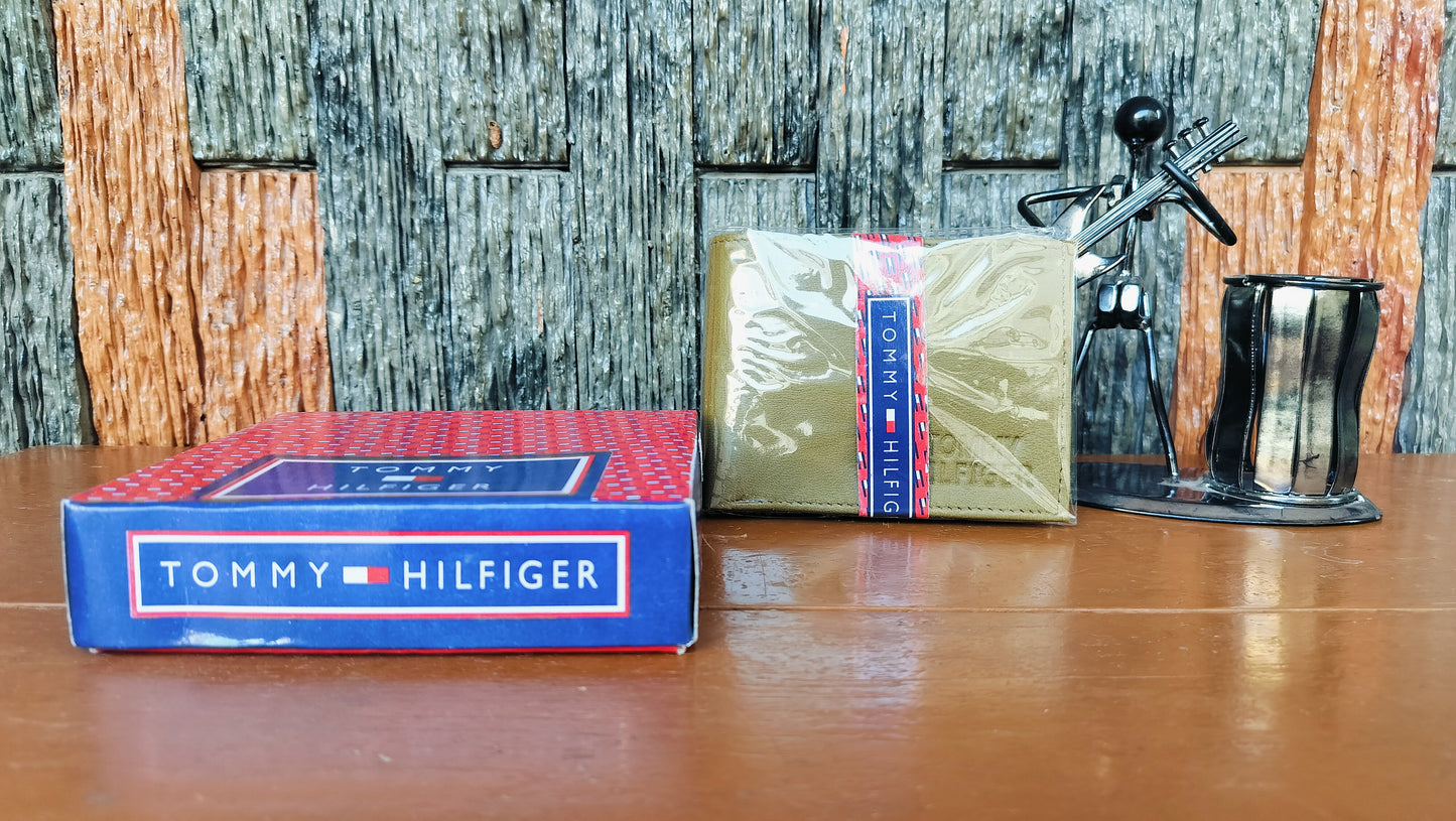 Tommy Hilfiger Biege color Bi-fold first copy Wallet