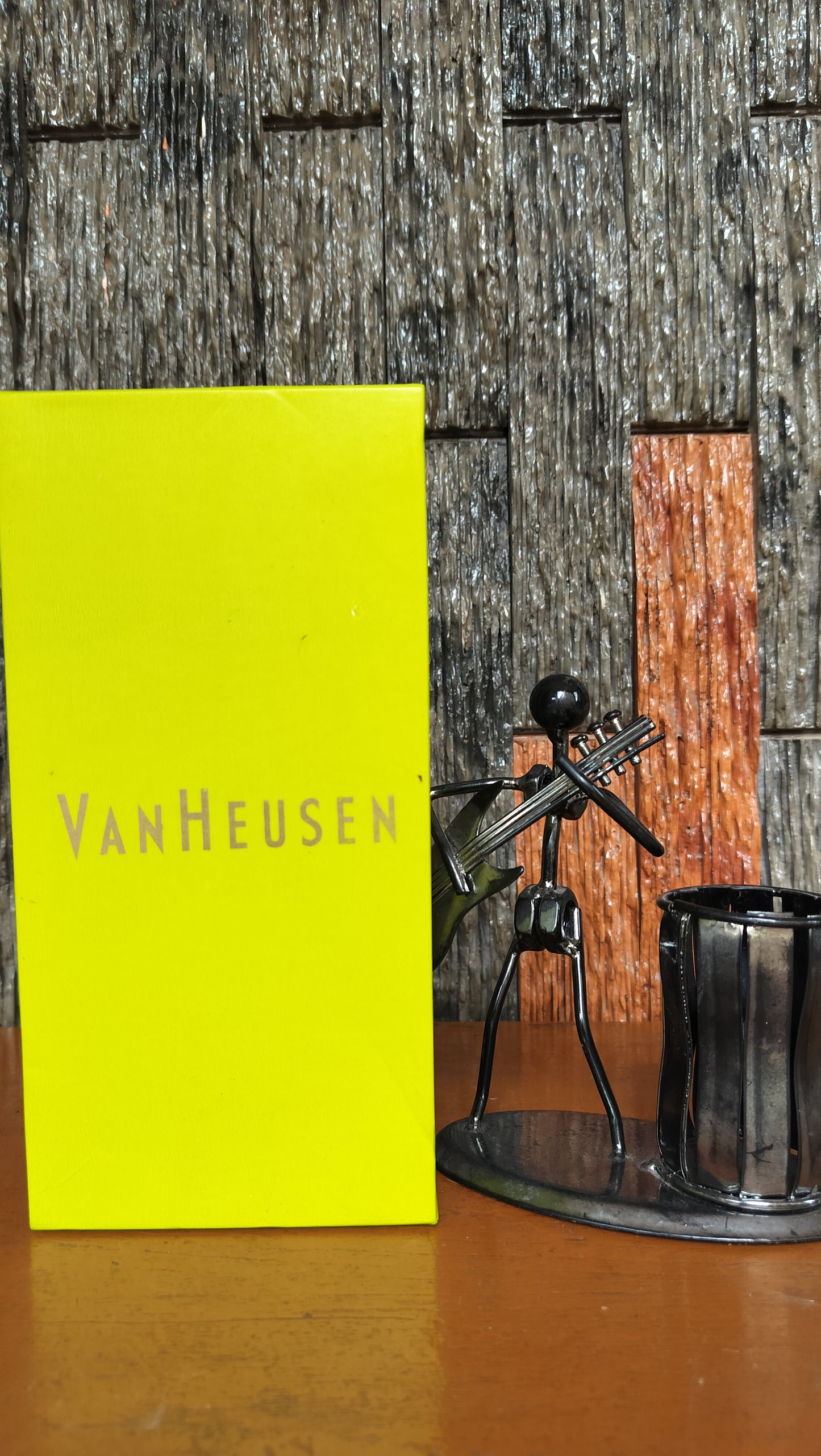 Vanheusen - Women Premium Mobile Clutches Black Color