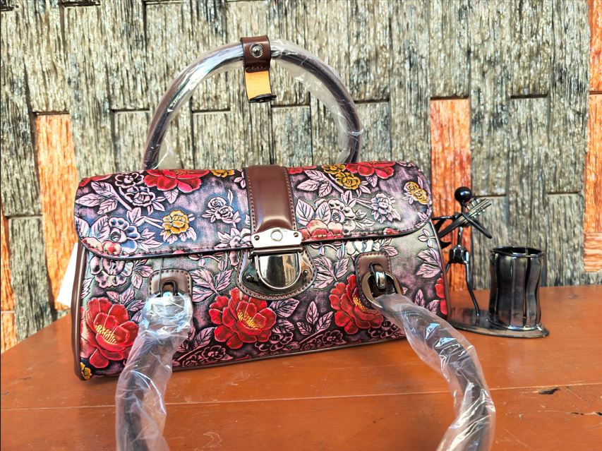 Chinese Retro leather handbag for ladies